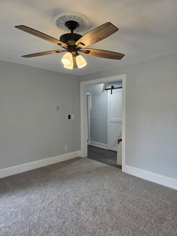 14 Lincoln Parkway 2, Crystal Lake, IL 60014