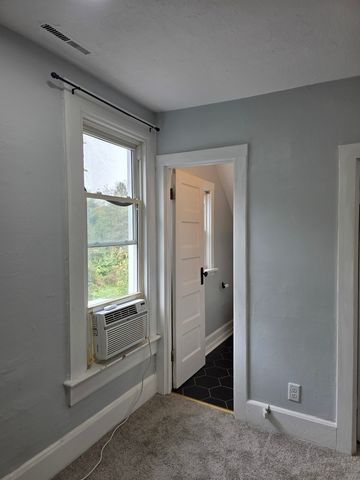 14 Lincoln Parkway 2, Crystal Lake, IL 60014