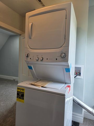 14 Lincoln Parkway 2, Crystal Lake, IL 60014