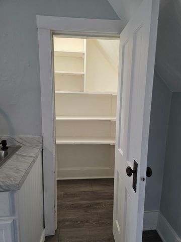 14 Lincoln Parkway 2, Crystal Lake, IL 60014