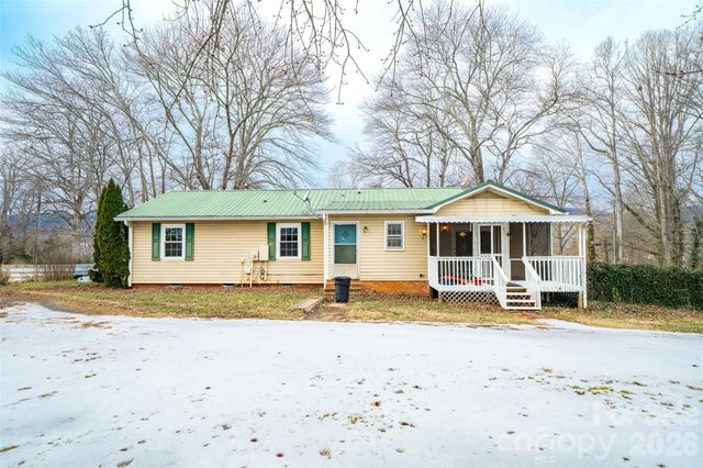 52 E Miller Street, Columbus, NC 28722