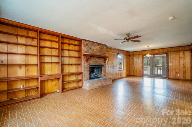 52 E Miller Street, Columbus, NC 28722