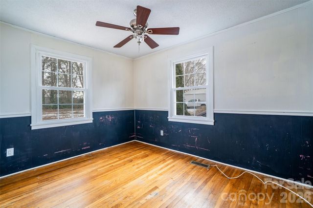 52 E Miller Street, Columbus, NC 28722