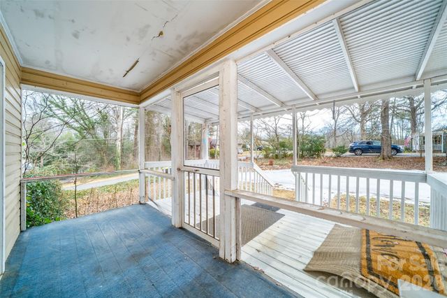 52 E Miller Street, Columbus, NC 28722