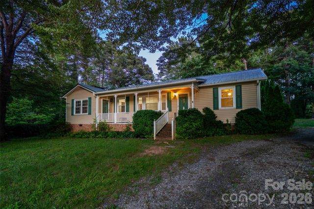 52 E Miller Street, Columbus, NC 28722