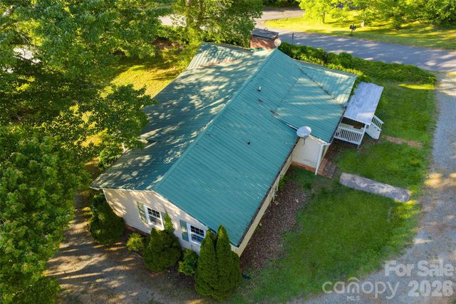 52 E Miller Street, Columbus, NC 28722