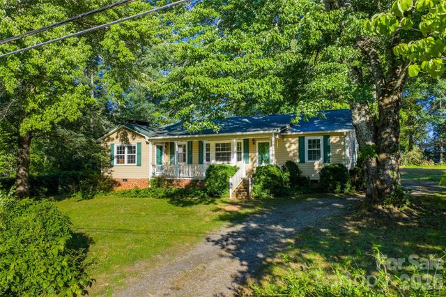 52 E Miller Street, Columbus, NC 28722