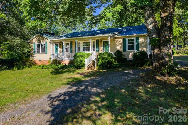 52 E Miller Street, Columbus, NC 28722