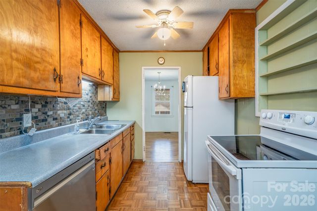 52 E Miller Street, Columbus, NC 28722