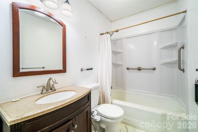 52 E Miller Street, Columbus, NC 28722