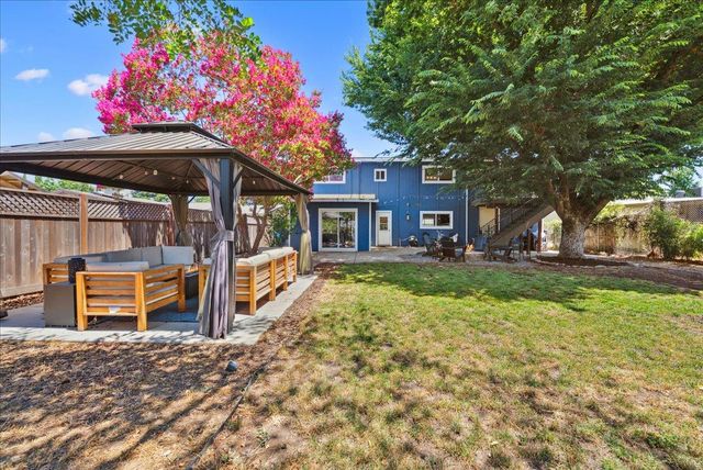 3428 Colvin Dr, Loomis, CA 95650