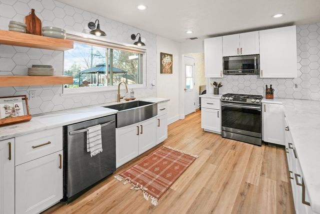 3428 Colvin Dr, Loomis, CA 95650