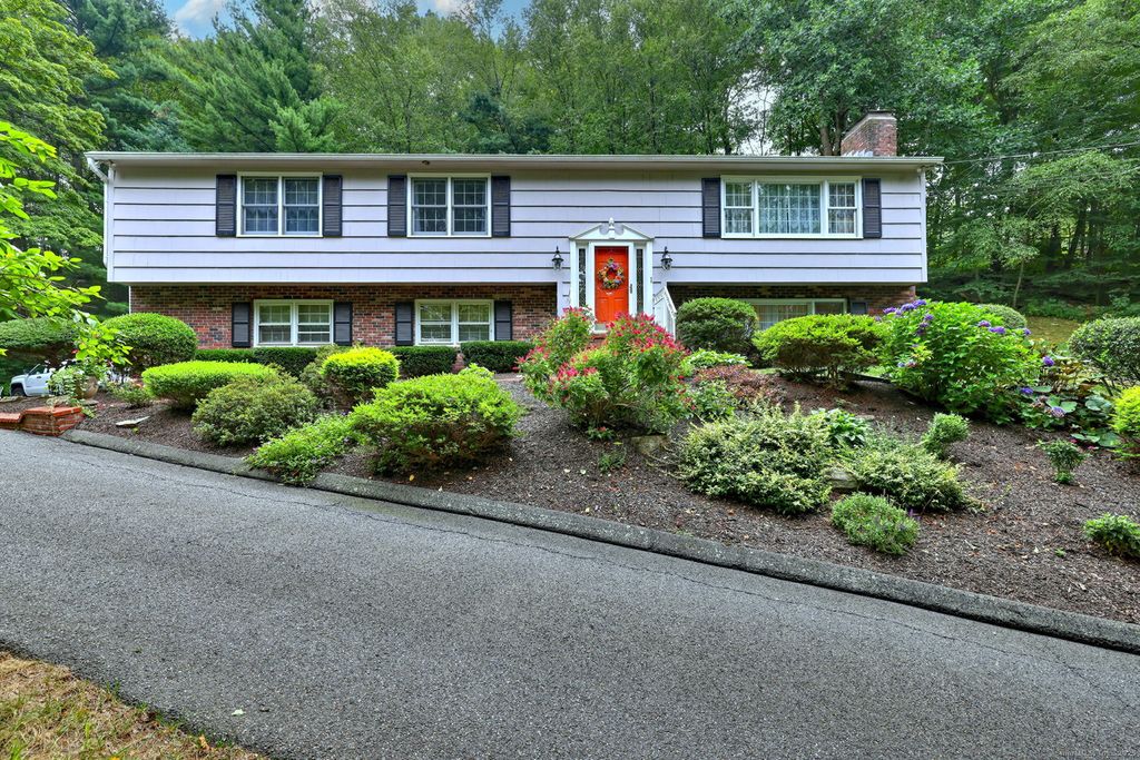 932 Amity Road, Bethany, CT 06524