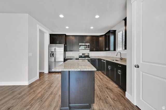 1872 N FROST DR, Farmington, UT 84025
