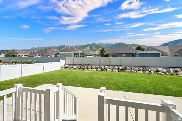 1872 N FROST DR, Farmington, UT 84025