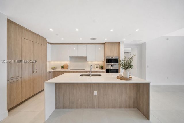 153 N Seabreeze Blvd 801, Fort Lauderdale, FL 33304