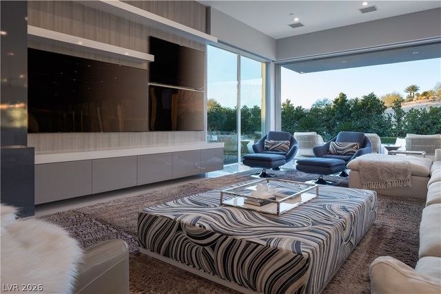 19 Flying Cloud Lane, Las Vegas, NV 89135