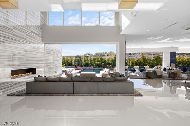 19 Flying Cloud Lane, Las Vegas, NV 89135