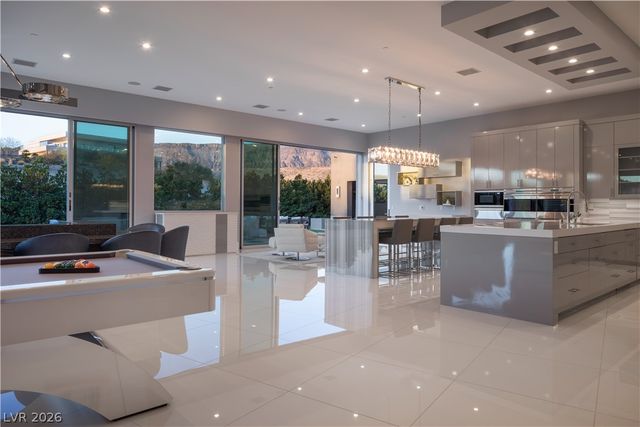 19 Flying Cloud Lane, Las Vegas, NV 89135