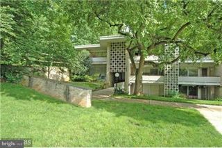 7537 Spring Lake Dr Apt D2, Bethesda, MD 20817