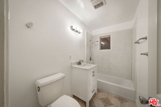 1501 Crestview Drive, Bakersfield, CA 93305