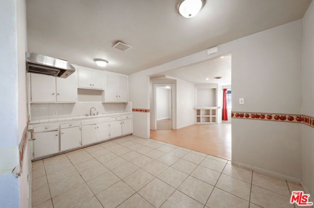 1501 Crestview Drive, Bakersfield, CA 93305