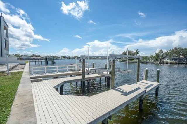 6505 DEBBIE LANE S, St Petersburg, FL 33707