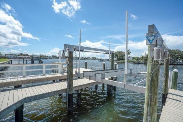 6505 DEBBIE LANE S, St Petersburg, FL 33707
