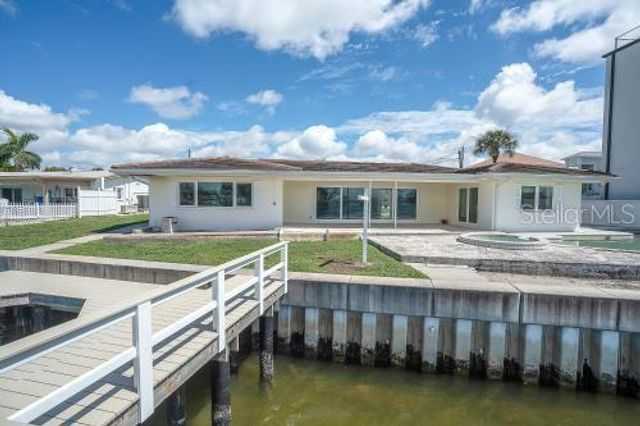 6505 DEBBIE LANE S, St Petersburg, FL 33707