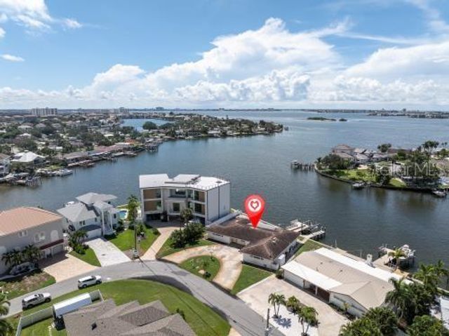 6505 DEBBIE LANE S, St Petersburg, FL 33707