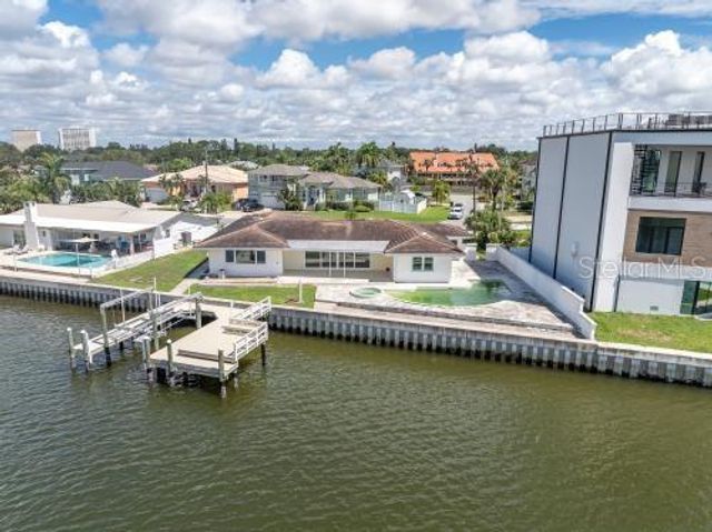 6505 DEBBIE LANE S, St Petersburg, FL 33707