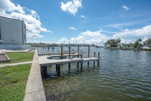 6505 DEBBIE LANE S, St Petersburg, FL 33707