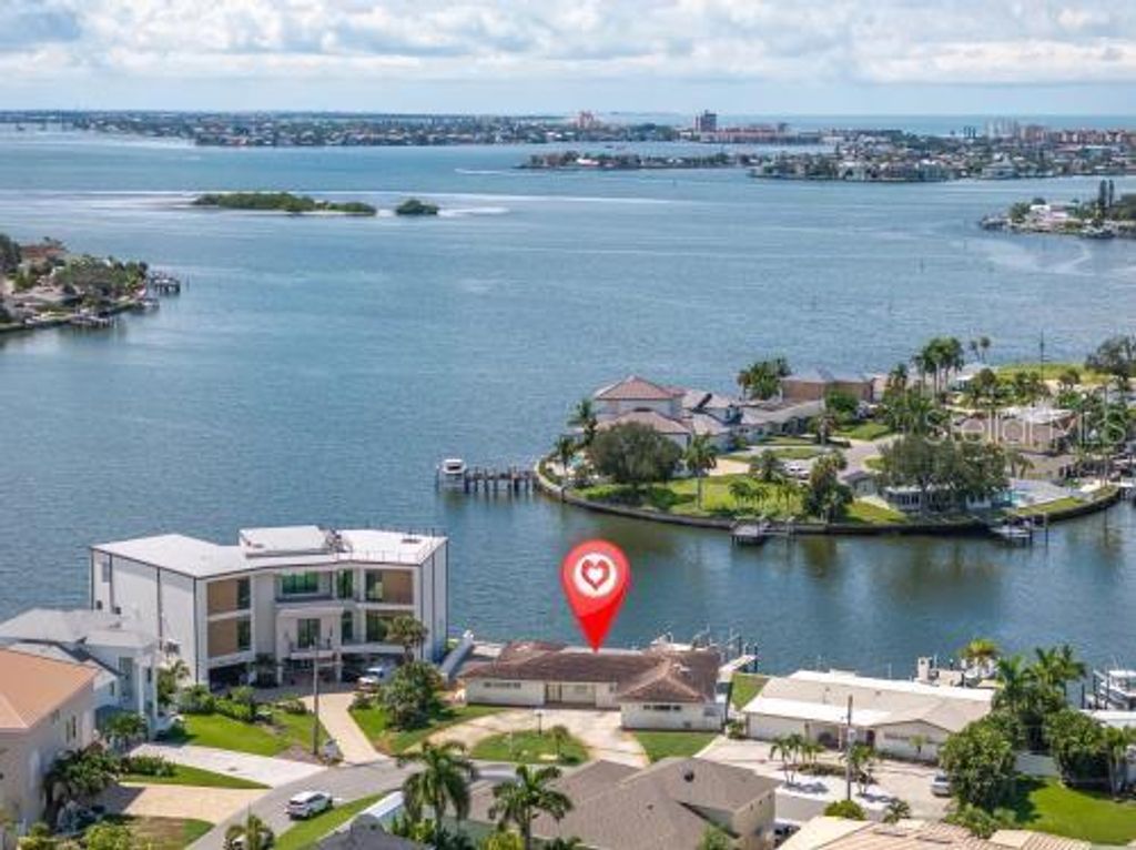 6505 DEBBIE LANE S, St Petersburg, FL 33707