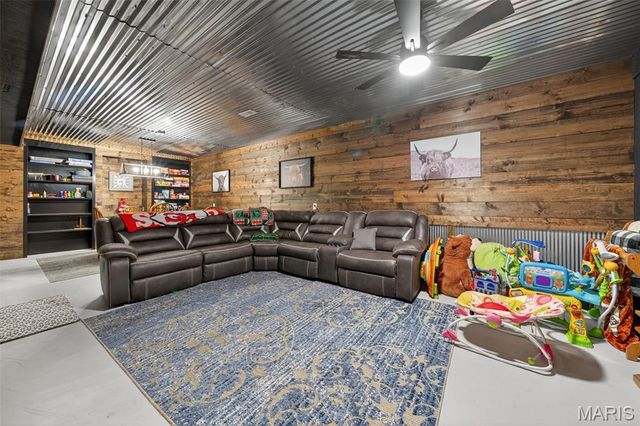 816 N Rock Church Road, Warrenton, MO 63383