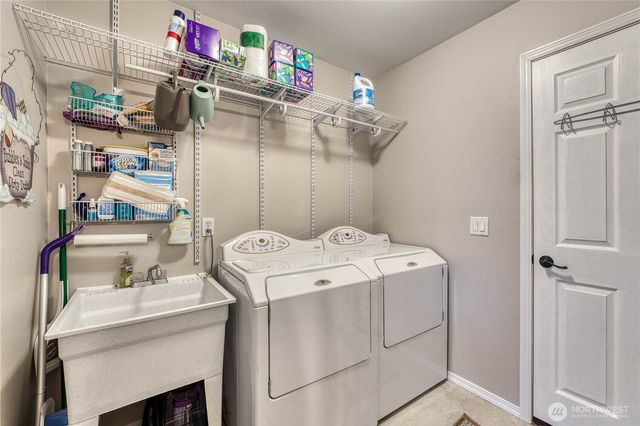 1355 Olsen Avenue, Enumclaw, WA 98321