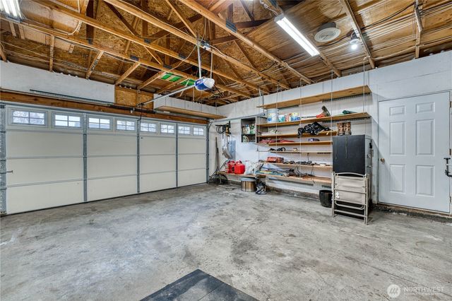 1355 Olsen Avenue, Enumclaw, WA 98321