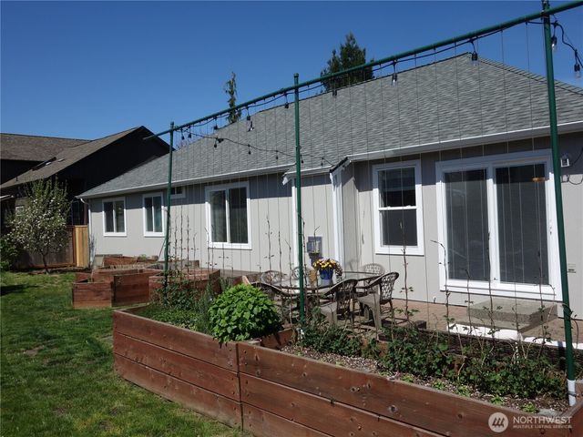 1355 Olsen Avenue, Enumclaw, WA 98321