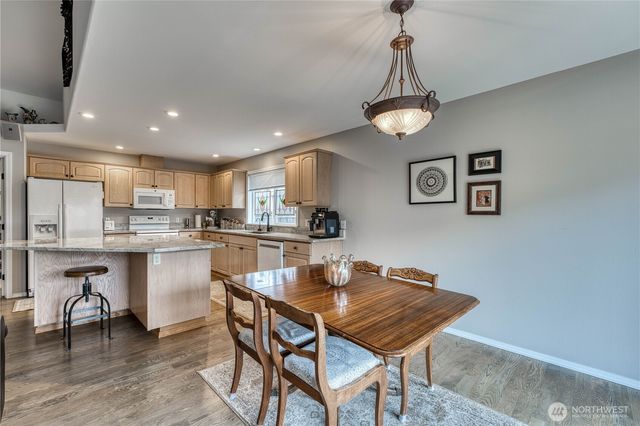 1355 Olsen Avenue, Enumclaw, WA 98321