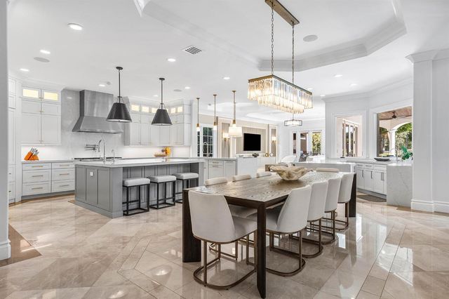 121 Royal Palm Way, Boca Raton, FL 33432