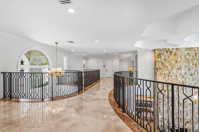 121 Royal Palm Way, Boca Raton, FL 33432