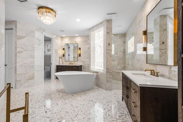 121 Royal Palm Way, Boca Raton, FL 33432