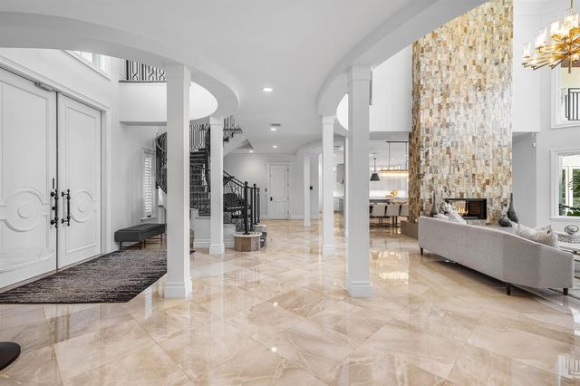 121 Royal Palm Way, Boca Raton, FL 33432