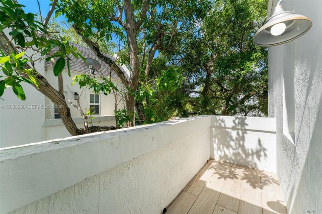 3125 Paola Drive 15, Miami, FL 33133