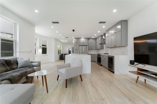 3125 Paola Drive 15, Miami, FL 33133