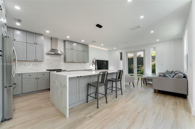 3125 Paola Drive 15, Miami, FL 33133