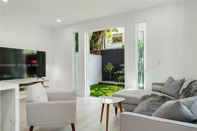 3125 Paola Drive 15, Miami, FL 33133