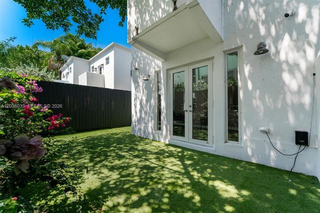 3125 Paola Drive 15, Miami, FL 33133