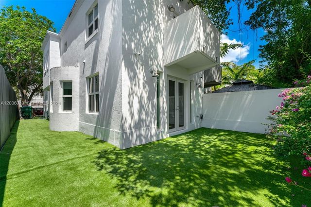 3125 Paola Drive 15, Miami, FL 33133