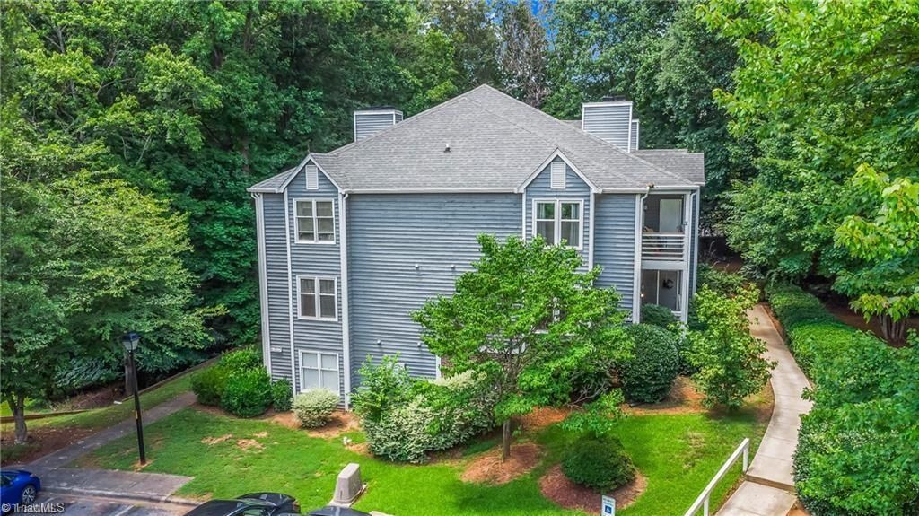 324 Meadows Circle, Winston-salem, NC 27104