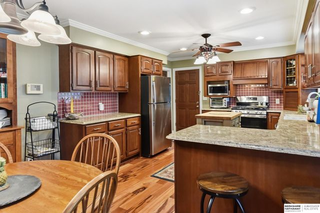 305 S 68th Street, Omaha, NE 68132